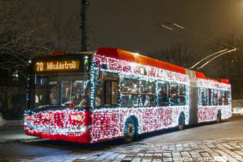 santas_trolleybus_budapest